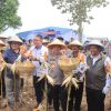 Momen Saat Kapolda Jabar Pimpin Panen Raya Jagung Kuartal II 2026 di Indramayu