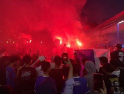 Langit Memerah, Bobotoh Indramayu Pesta Rayakan Persib Juara