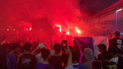 Langit Memerah, Bobotoh Indramayu Pesta Rayakan Persib Juara