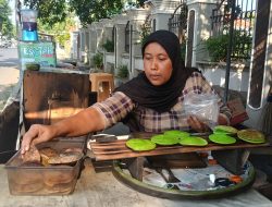 Kisah Yuni Jualan Serabi di Pinggir Jalan Indramayu, Berjuang Demi Masa Depan Anak