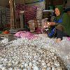 Dampak Rupiah Melemah Mulai Terasa di Pasar Tradisional Indramayu, Pedagang Keluhkan Pembeli Berkurang dan Harga Naik