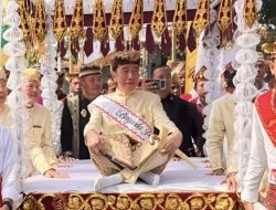 Jokowi Dianugerahi Gelar Baginda Pemuka Bangsa Saat Safari ke Lampung