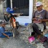 Nyesek! Perjuangan Seorang Ayah Rela Bawa Putra Kecilnya Keliling Naik Sepeda Cari Pelanggan Sol Sepatu Karena Sang Ibu Telah Tiada