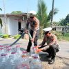 Antisipasi Kekeringan di Indramayu: Polisi Salurkan Air Bersih ke 4 Desa, BPBD Siap Siaga