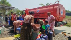 Dampak Kekeringan, Warga Desa Tanjakan Indramayu Alami Krisis Air Bersih