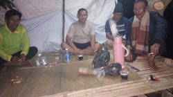 Potret Camat Sukra Saat Begadang Bareng Petani Saat Kawal Pasokan Air Demi Selamatkan Tanaman Padi