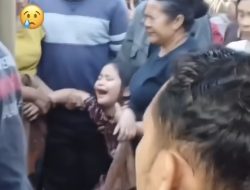 Pilu Jeritan Tangis Anak Perempuan Dihadapan Jasad Ayahnya yang Diamuk Massa Diduga Curi Ayam