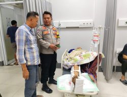 Lansia di Indramayu Tertabrak Motor Saat Angkut Bibit Padi, Kaki Kanannya Sampai Patah