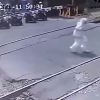 Viral Wanita Tertabrak Kereta Bandara di Jakbar gegara Pakai Headset