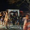 Pikap Boks Tabrak Motor Lalu Adu Banteng di Karangampel, 4 Orang Terluka