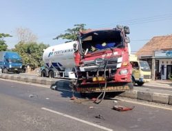 Truk Tangki Elpiji Pertamina Ringsek Berat Usai Kecelakaan Tabrak Truk Trailer di Jalur Pantura Indramayu