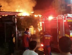 Rumah di Kampung Arab Indramayu Ludes Terbakar Malam Tadi, Warga Sebut Diduga Berawal Dari Cekcok Kakak Beradik