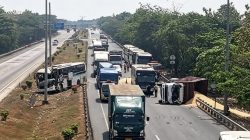 Kecelakaan di Tol Cipali KM 176, Bus Tabrak Truk Hingga Ringsek Berat