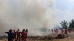 Lahan Kosong Dekat Pertamina Balongan Terbakar, 6 Armada Damkar Dikerahkan