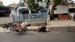 Lagi Sarapan Bubur, Tukang Becak 74 Tahun Mendadak Ambruk di Indramayu
